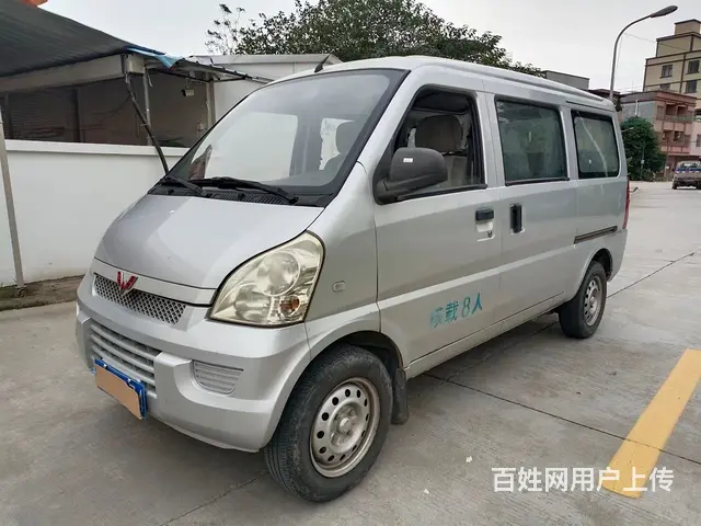 五菱荣光面包车 - 图片 2
