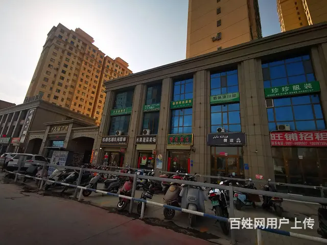中天星河湾小区大门口精装32平商铺出租 - 图片 1
