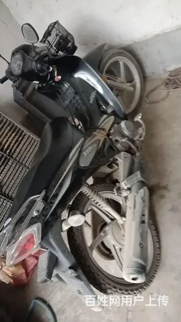出售，本田弯梁摩托车 - 图片 1