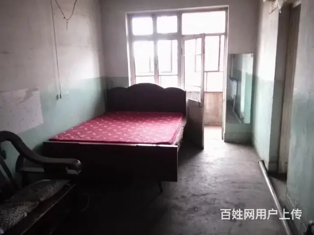 旧区楼房低价出租，年租 - 图片 1