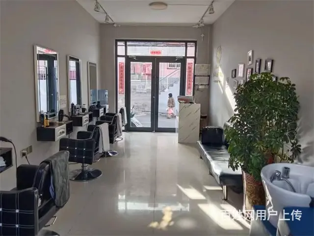(同城搜铺网免费找店)玻璃洼28平理发店转让 - 图片 5