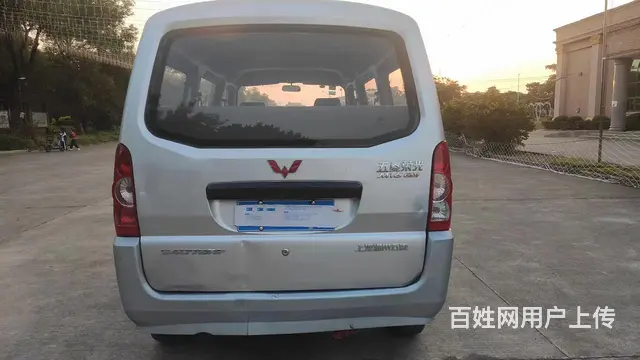 五菱荣光面包车随时可以开走 - 图片 5