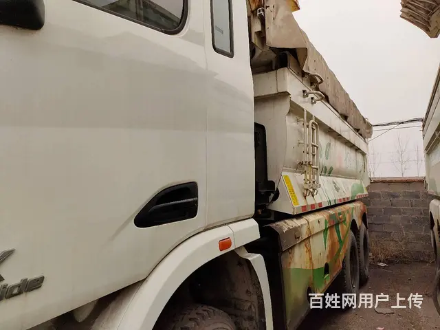 30台积压车联合重卡天然气型后八轮自卸车380马力 - 图片 5