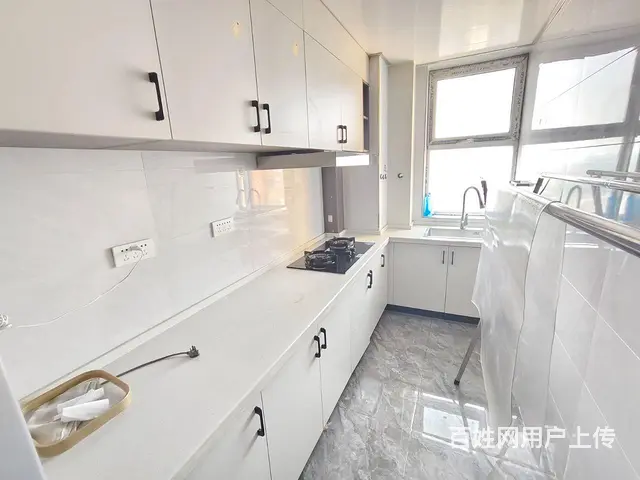 高湾转盘 紫龙商场旁 日租房 随时看房有钥匙 - 图片 3
