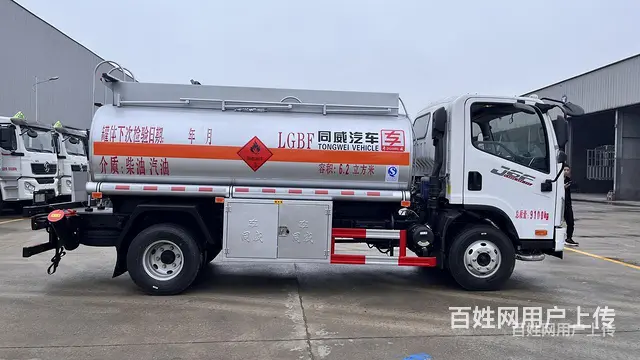 解放JF6荷载5吨加油车上户落地价格 - 图片 3