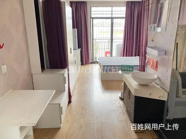 自由空间 精装一室一厅 拎包入住 - 图片 1