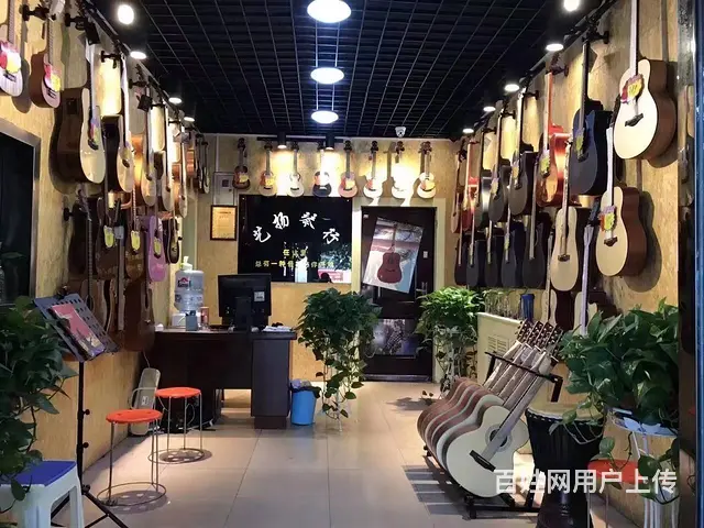 秦都区彩虹老厂区招待所一楼26平旺铺转让 - 图片 1
