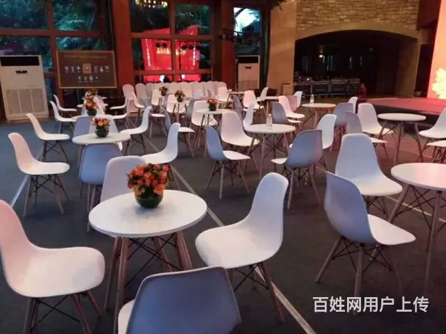车展皮方凳长条沙发出租 - 图片 4