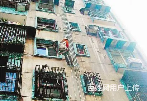 承接外墙高空供水管 雨落管 排污管 煤气管安装维修 - 图片 1