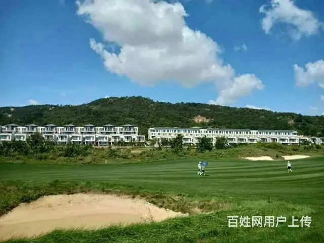 荣成石岛果岭高尔夫球道别墅，背靠大元宝山面朝大海 - 图片 1