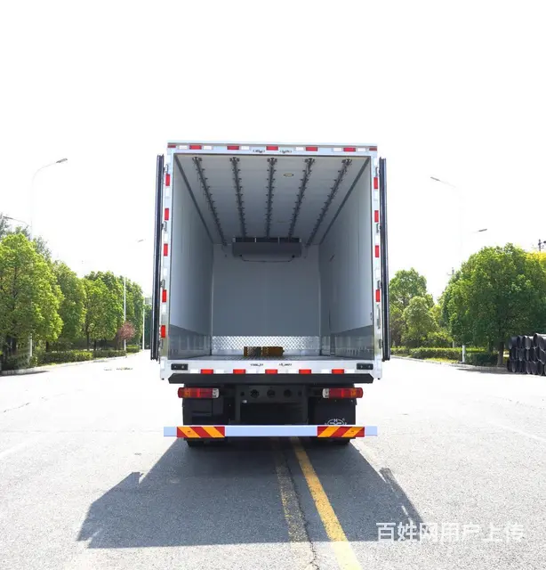 6米8解放白条猪运输冷藏车拉多少吨免高速过路费 - 图片 10