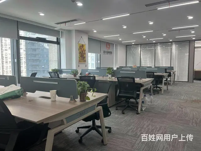 星城中心双地铁电梯口双开门精装带家具办公室 - 图片 2