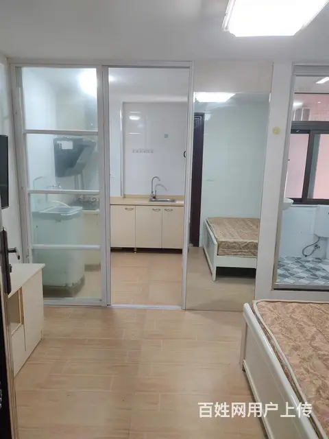 大上海广场 普通住宅 中等装修 - 图片 1