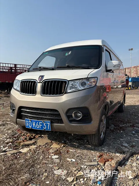 货运版面包车 - 图片 2