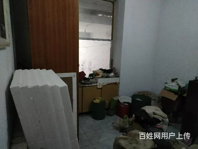 主席像西，一楼，二室一厅，双气，有后院。 - 图片 2