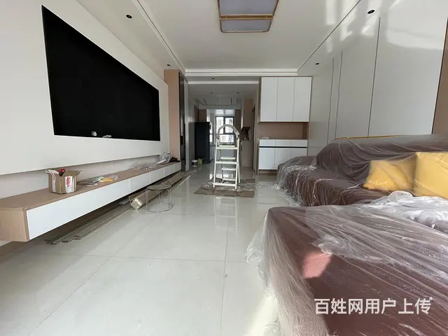 德润花园 新精装未住 南北通透 全新家具家电 拎包住 - 图片 1