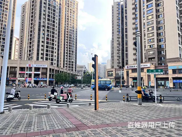 （51旺铺推荐）龙华区八灶街十字路口40平临街药店整体转让 - 图片 7