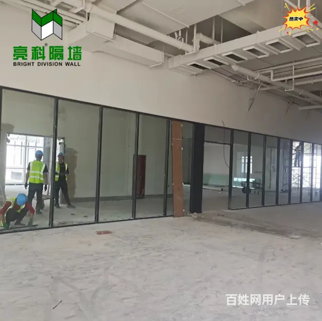 江苏徐州全钢防火玻璃隔断的坚固之美 - 图片 1