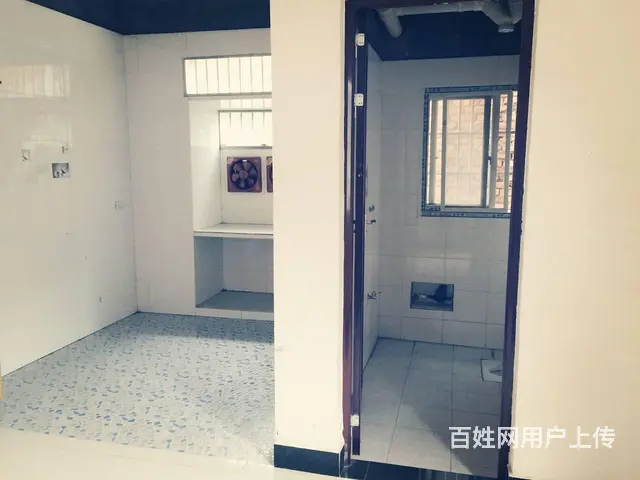小溪塔发展大道五室1厨2卫 普通住宅0厅 中等装修 - 图片 2