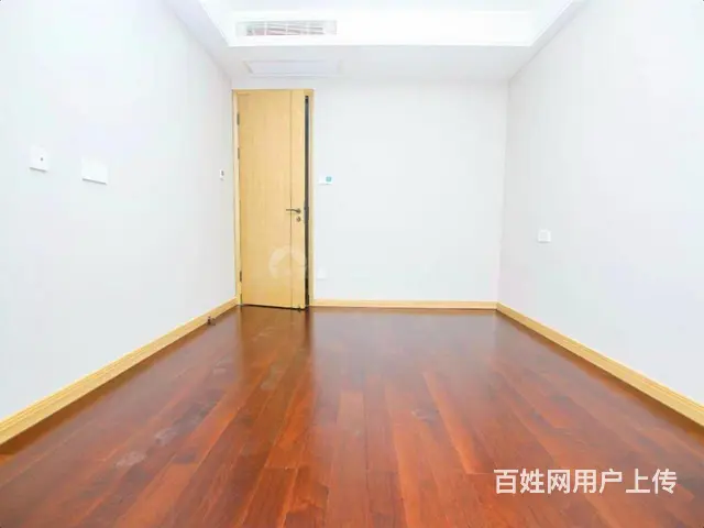 锦尚和品府 客厅东边对泳池 南边1300方大草坪 诚心卖 - 图片 5