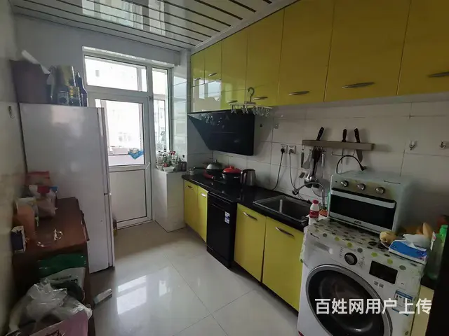 七小步行街附近，4楼，80平，30万 - 图片 1