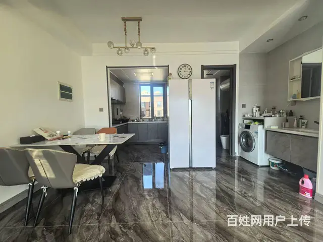 中央公园九楼带阁楼精装修无大税使用面积200多平带大平台 - 图片 4