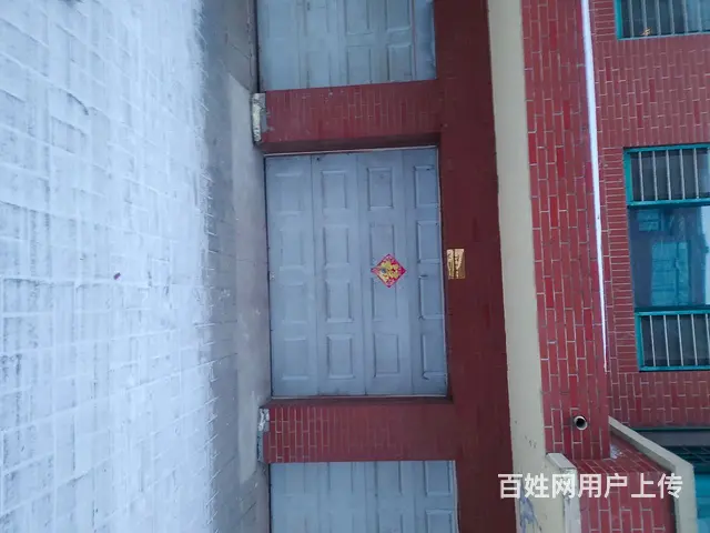 一品名苑小区车库南向朝阳，地热有上下水，可停车可住人 - 图片 1