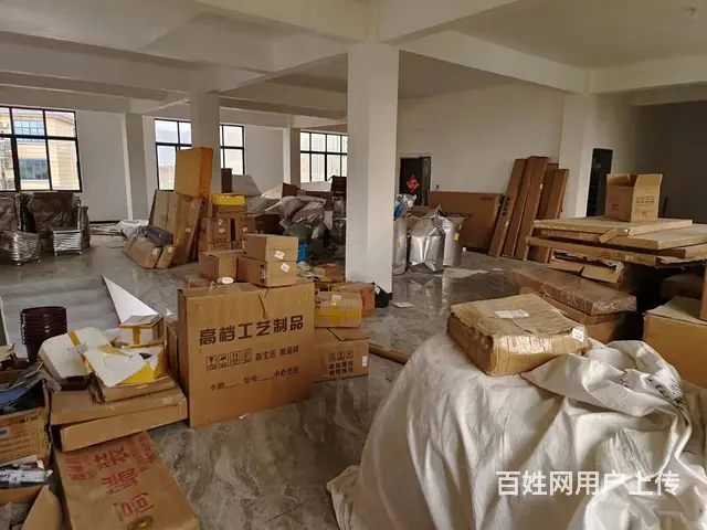 (麦子邦免费找店)房东直租,龙门镇菜市场出口三层临街商铺! - 图片 9