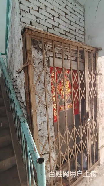 电业局小区楼梯间小库房低价出租 - 图片 1