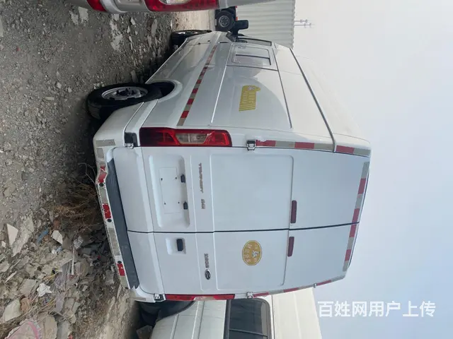 21 年三座加长加高厢式货车： - 图片 3