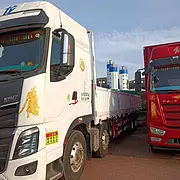 出售东风柳汽乘龙H7，九米六平板车