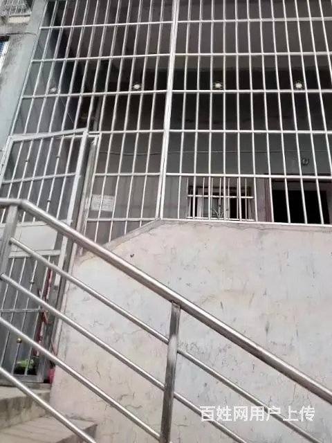 南江梓潼宫大桥附近一室一厅一卫一厨一阳台 - 图片 1