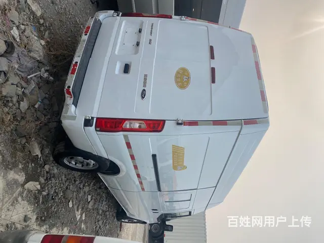 21 年三座加长加高厢式货车： - 图片 2