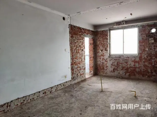 东门路附近132平一楼带五十平院子  证满五年 60万可贷款 - 图片 2