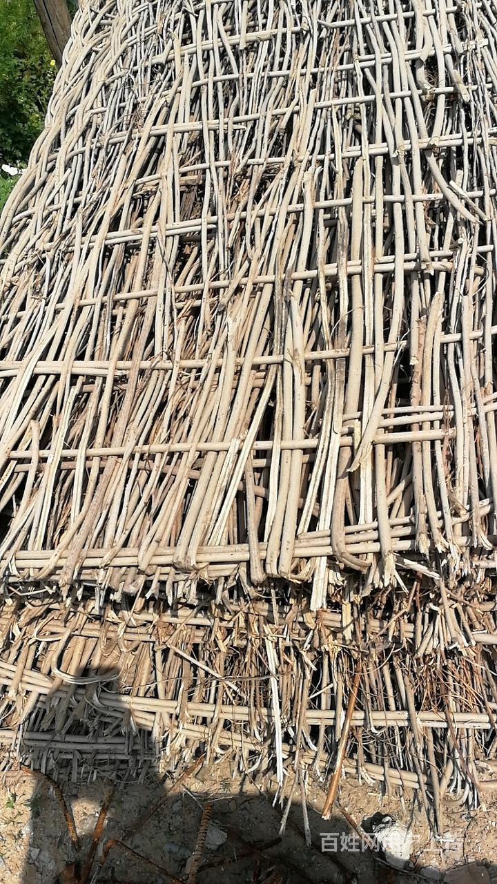 高压线电缆防护杉木杆