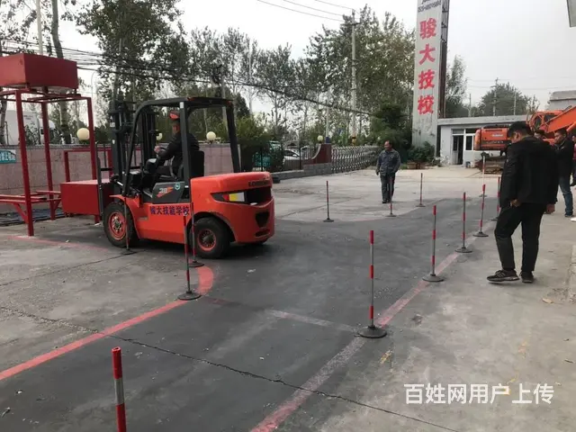 威海挖掘机培训学校荣成装载机培训学校铲车培训班 - 图片 2