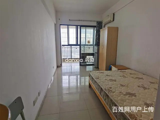 紧邻海沧 圣.地亚哥 单间出租 高层大阳台 已做玻璃窗 - 图片 1