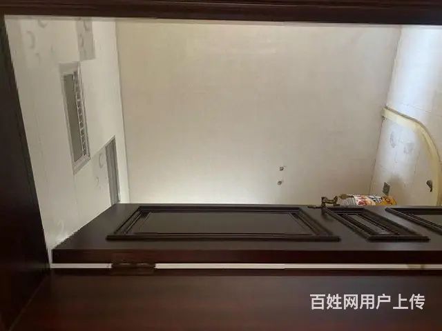 与新北万达一路之隔的叠加别墅（带80平左右院子和地下室） - 图片 2