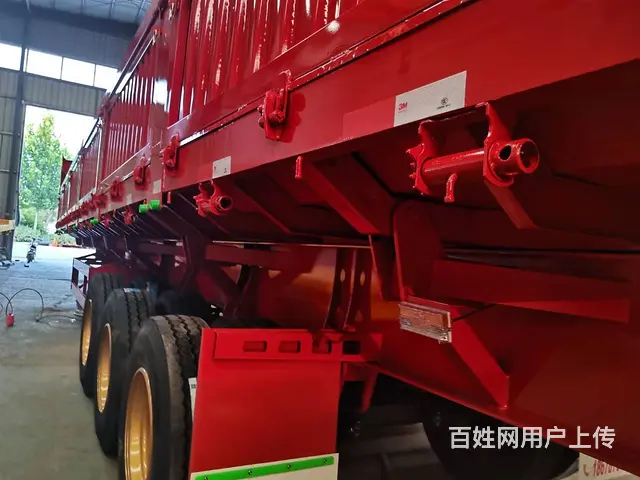 13米标箱侧翻！下卧20公分 - 图片 4