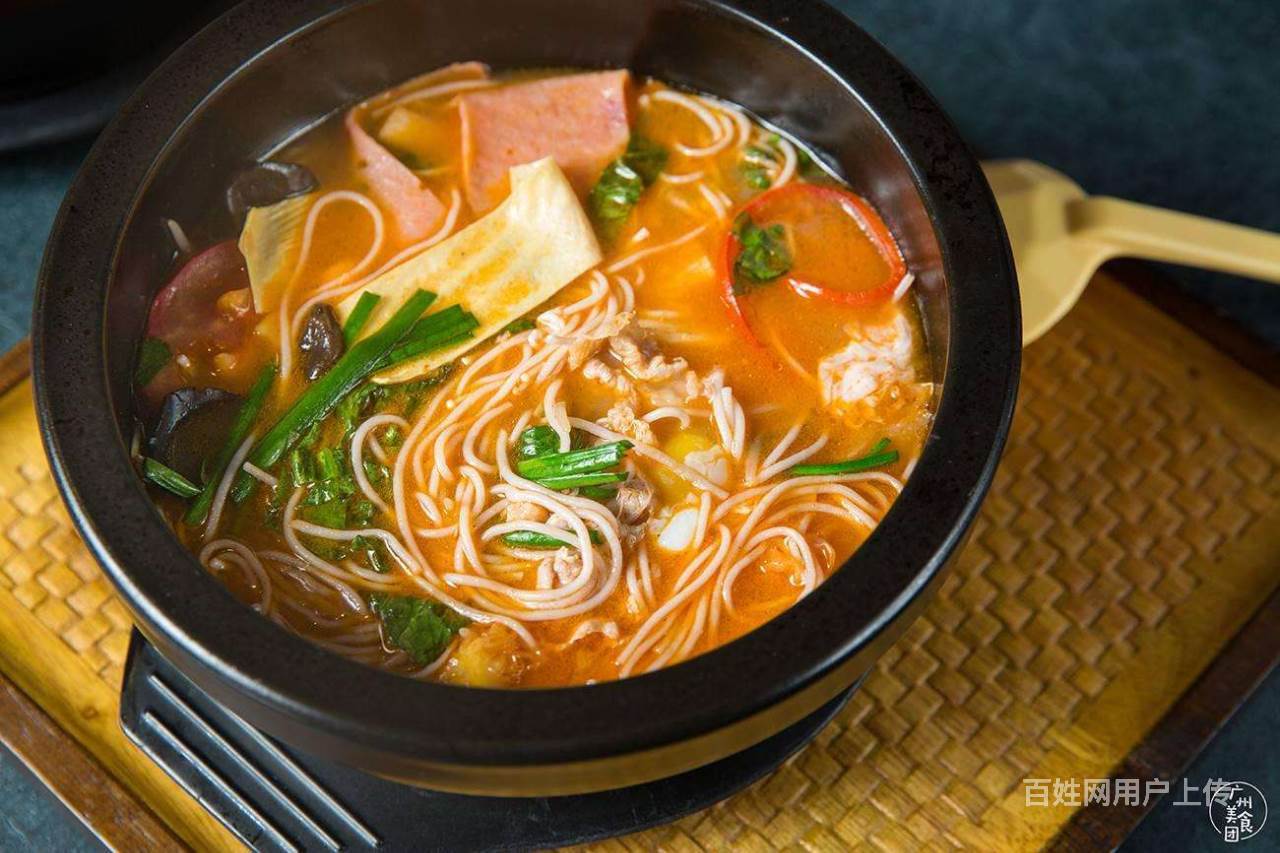 过桥米线的正宗做法是什么? 遵义哪里有培训学校教?