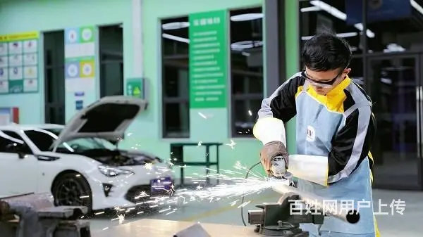 汽车短期专业学习来乌鲁木齐市万通技工学校 - 图片