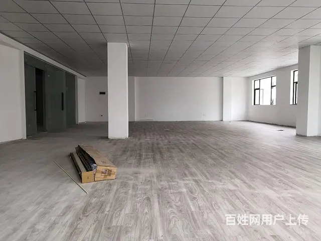 珠海翠微大前门旁全新潮流办公 60-240㎡ 租金60元 - 图片 4