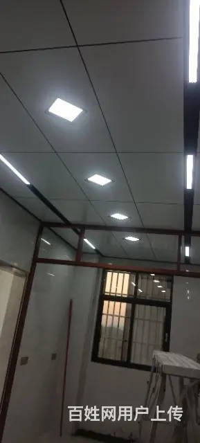 专业批胶刷墙喷漆，集成吊顶安装，价格实惠。 - 图片 1