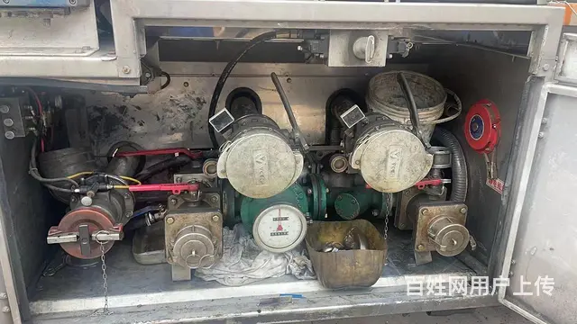 个人急转一辆解放前四后六铝合金运油车价格超低 - 图片 5