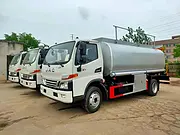 青岛二手5吨8吨10吨加油车工地物流园停车场专用