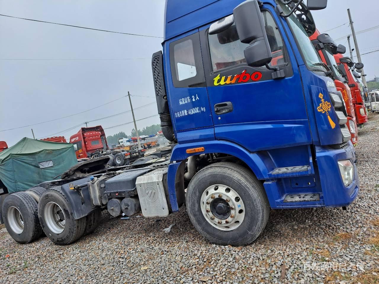 二手欧曼牵引车国五 二手牵引车头 二手货车头 泰安