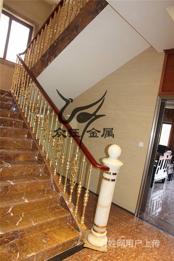 星级酒店玫瑰金立柱楼梯扶手厂家批发