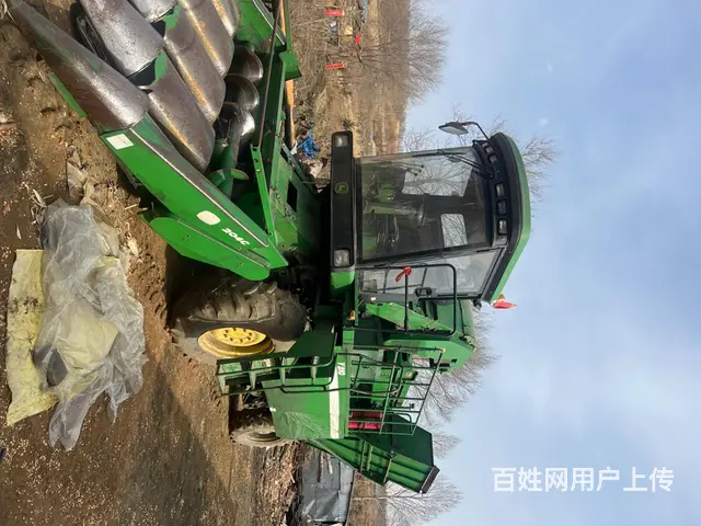 约翰迪尔玉米收割机 - 图片