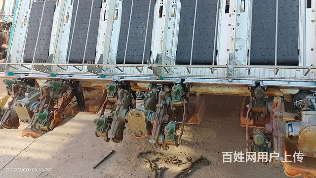 东方红雷沃迪尔久保田洋马插秧机 - 图片 5