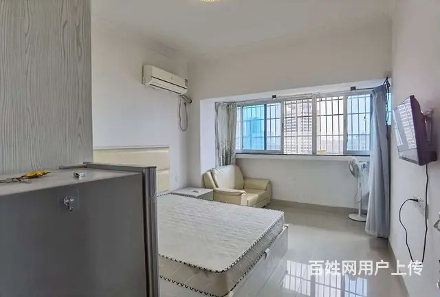 拱北关口迎宾广场电梯精装大公寓出租，租价1600。近关口 - 图片 1